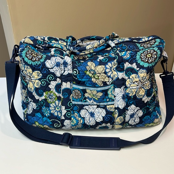 Vera Bradley duffel bag - Picture 4 of 16
